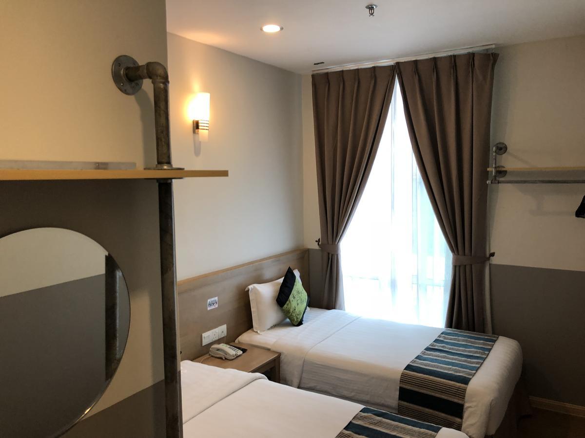 The Explorer Hotel Malacca Exterior photo